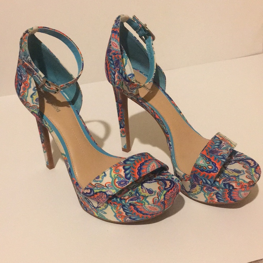🌼Gianni Bini Platform Multi-Color Platforms🌼